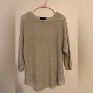 Tahari Large Women’s Sweater. Tan